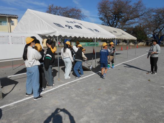 R7�^������Q