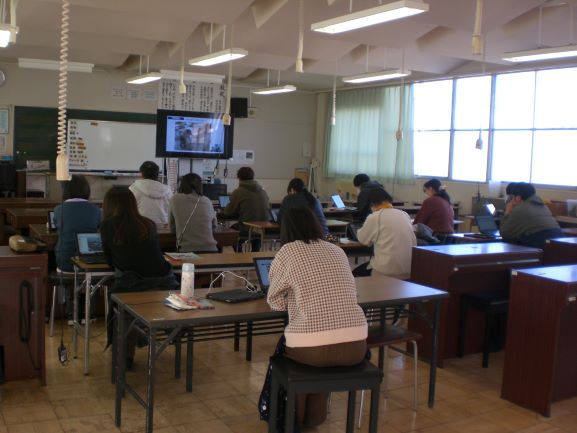 R7�s�S�̌��C��\��P