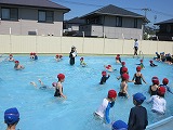 R7061712pool2.jpg