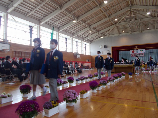 Ｒ２卒業式15