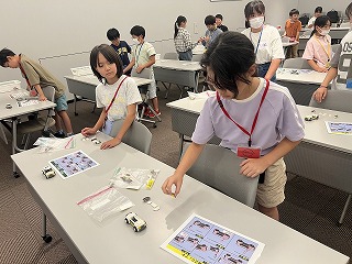 R7nissan1.jpg