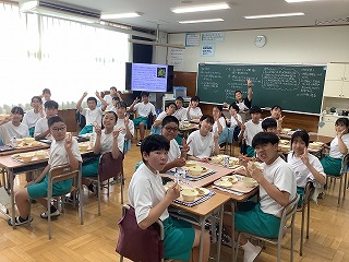 R8groupkyu1.jpg