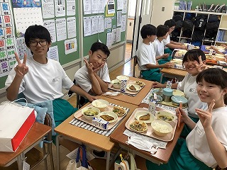 R8groupkyu2.jpg