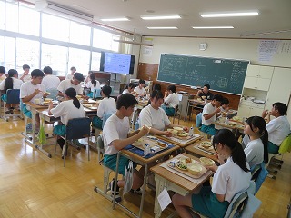 R8groupkyusyoku4.jpg